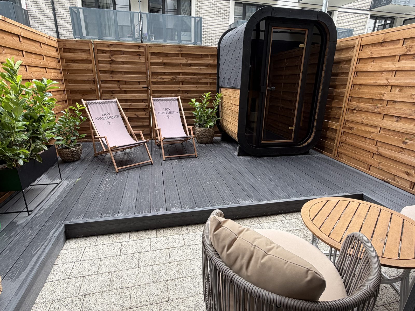 Gdańsk · Apartamenty — taras z SAUNARI P130